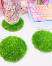 Load image into Gallery viewer, Faux Grass Rug Coaster